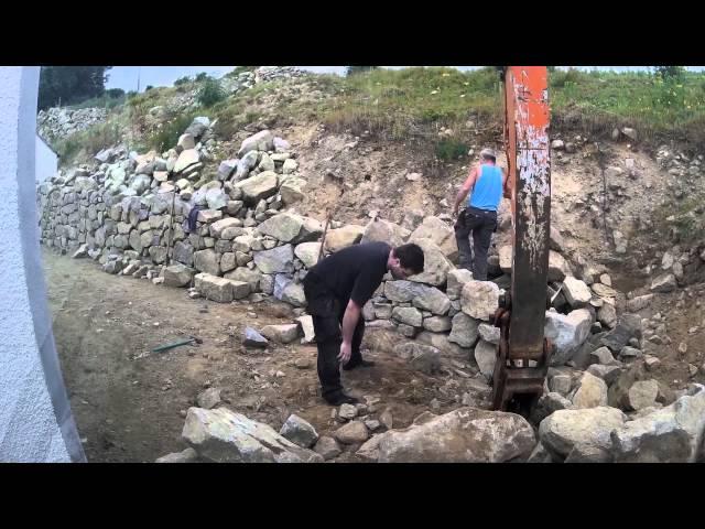 Building a dry Granite stone wall