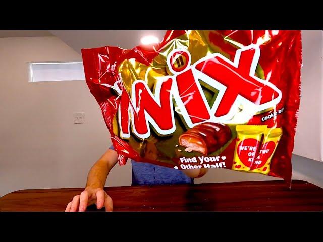 Twix Valentine's Day Mini Bars: Sweetheart of Candy Snacks Review!