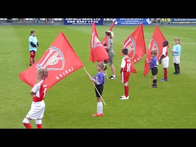 Aimee and Jack in the Guard of Honour at Arsenal vs Liverpool WSL