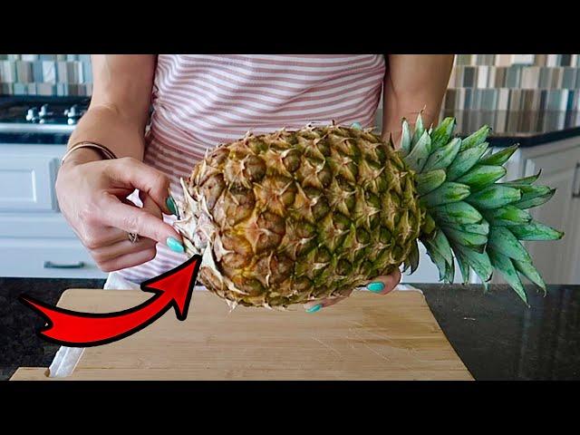 No Knife Pineapple Hack (how to pull apart a pineapple & correctly eat it) Clean & Delicious!