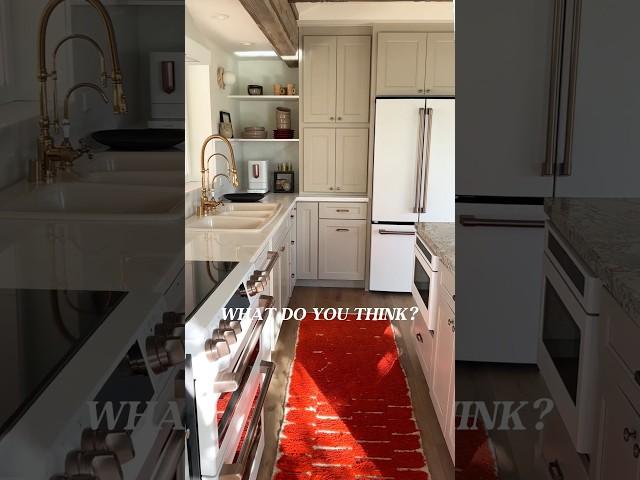 Small kitchen MAXIMIZED! love this before and after! What do you think? #makeover #kitchen #design