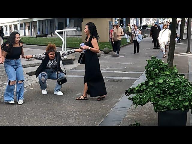 broma hombre arbusto: graciosos sustos en la calle // BUSHMAN PRANK