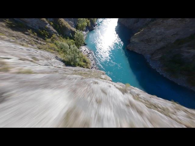 4k Cliff dive bird POV