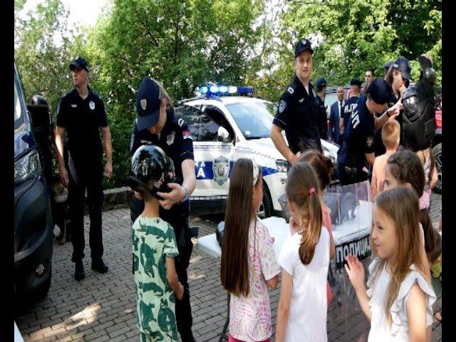Druženje pripadnika Policijske uprave sa mališanima