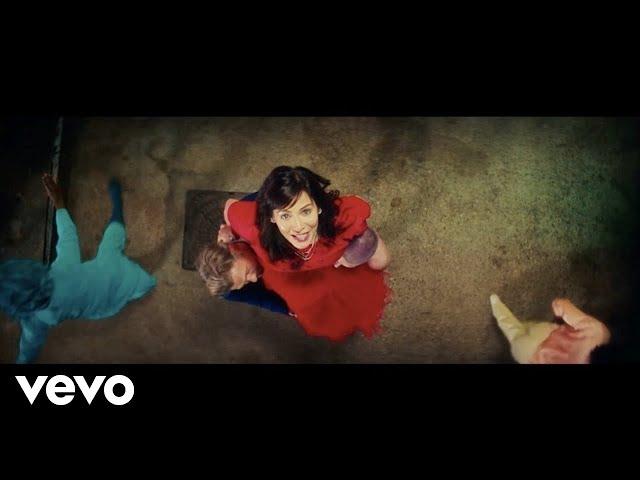 Natalie Imbruglia - Build It Better (Official Video)