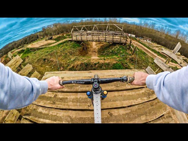 RIDING THIS RARE BIKEPARK WITH INSANE WOODEN FEATURES!!