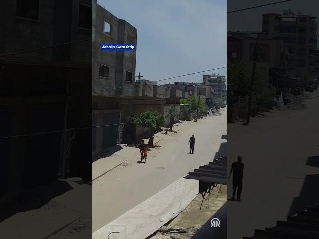  Israeli warplanes bombed a house in the Jabalia Refugee Camp, in the northern Gaza Strip