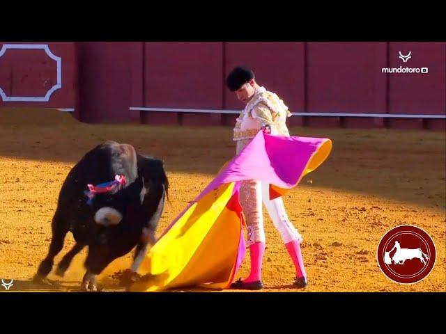 Alejandro Talavante, primer toro, Feria de Abril, Sevilla 20-04-2023