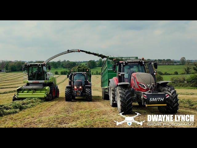 Smith Bros Agri Contractors with their new Claas 880 harvester