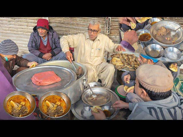 50/- Rs PAKISTANI MOST FAMOUS BONG PAYE BREAKFAST | CHEAPEST STREET FOOD | ABIS FOOD EXPLORER