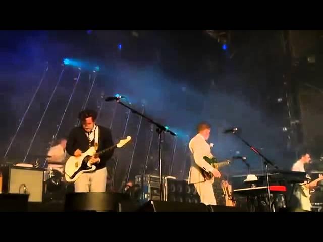 Two Door Cinema club - Something Good Can Work (Live @ Glastonbury 2013)