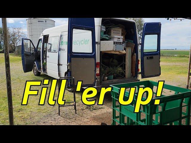 The Great Farm Clean-up Part 59. We Started the old Chamberlain Tractor & Filled the Van to the Roof