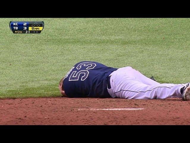 KC@TB: Cobb hit in head by liner, leaves on stretcher