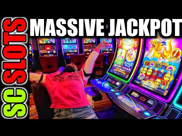 She Put $100 In The Slot Machine And Hit A MASSIVE Jackpot!!