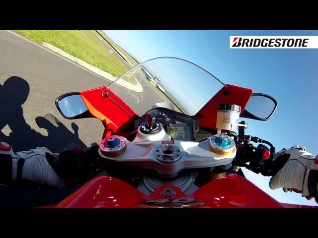 2013 Aprilia RSV4 Factory - Onboard at Anglesey