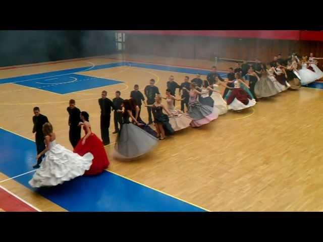 Simonyi Károly Szakközép és Szakiskola 12/b szallagavató tánc 2013 (bécsi keringő/dubstep)