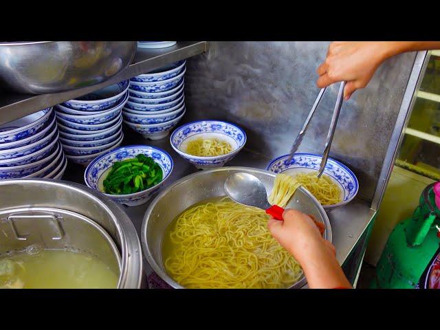 King of Beijing Ramen! that sold 500 Bowls a Day! Chinese Food - Cambodian Street Food