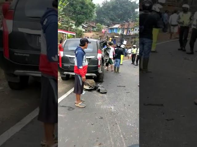 Kecelakaan beruntun empat orang t3was di tempat #video #viral #shorts #status