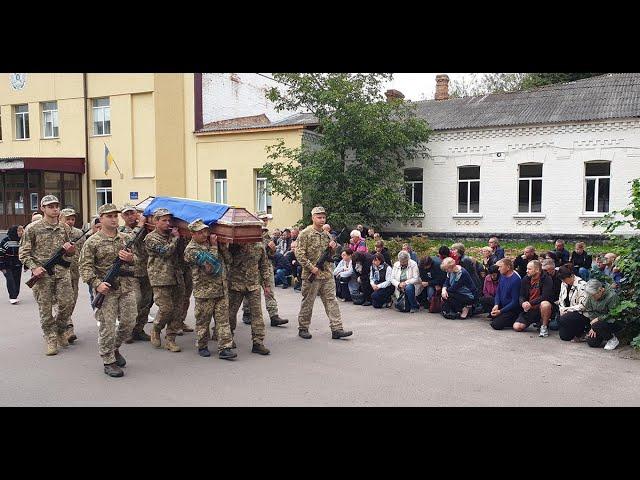 В Бердичеві попрощались з воїном-десантником Віктором Камінським