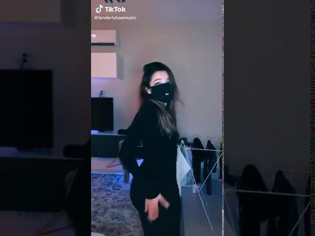 Tenderlybae танцует под песню Lolly POP