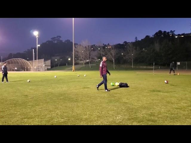 Santa Cruz goalkeeper Douglas training ️