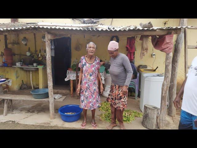 A LUTA DE JULINHA NA ROÇA!!E DONA DOMINGA COM 84 ANOS!!! NA LAGOA DA PIRANHA