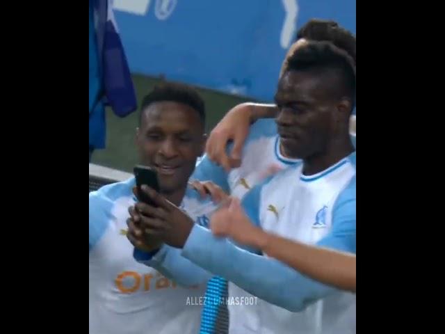 Mario balotelli but et célébration légendaire avec l'OM 