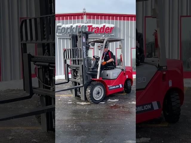 ZOOMLION FD30 DIESEL 6500LB PNEUMATIC TIRE FORKLIFT