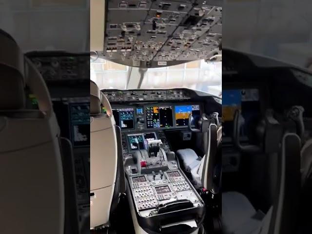 Hello, welcome to the cockpit of the B787 #shorts #boeing #pilot #aviation #flights #plane #travel