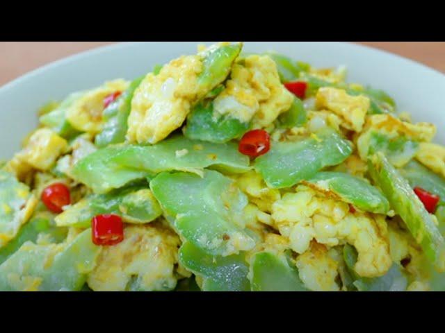 Bitter gourd scrambled eggs are scrambled like this, simple, nutritious and delicious, just a quick