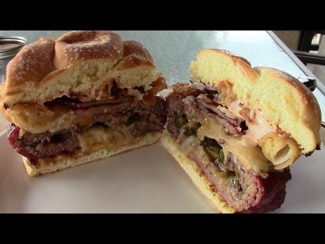 Jalapeno Stuffed Cheese Burger - A awesome smokey burger recipe