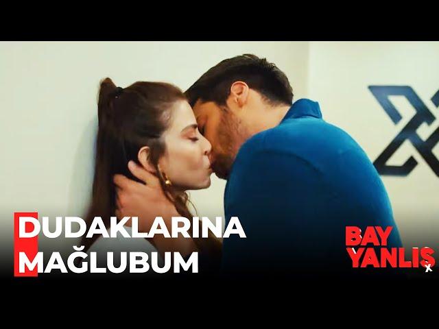 Özgür'ün Dudaklara Şölen Öpücüğü - Bay Yanlış