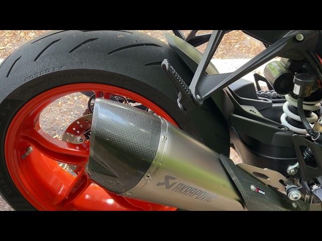 KTM 1290 SuperDuke R 3.0 Akrapovic Slip-On Exhaust street legal