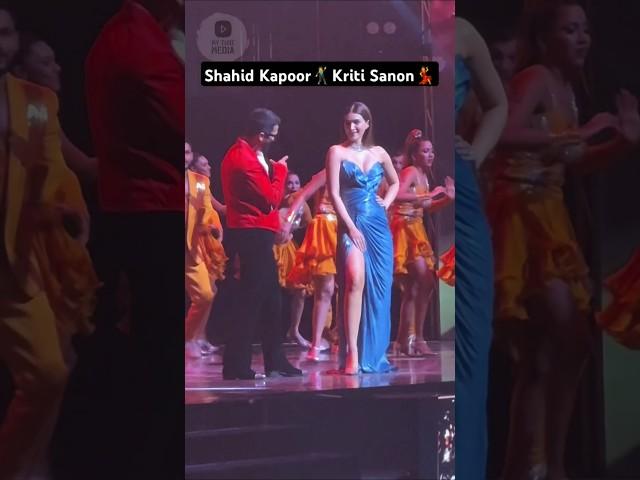 Shahid kapoor & Kriti Sanon#shahidkapoor #iifa2024 #iifaawards2023 #fypシ゚viral #bollywood #fyp