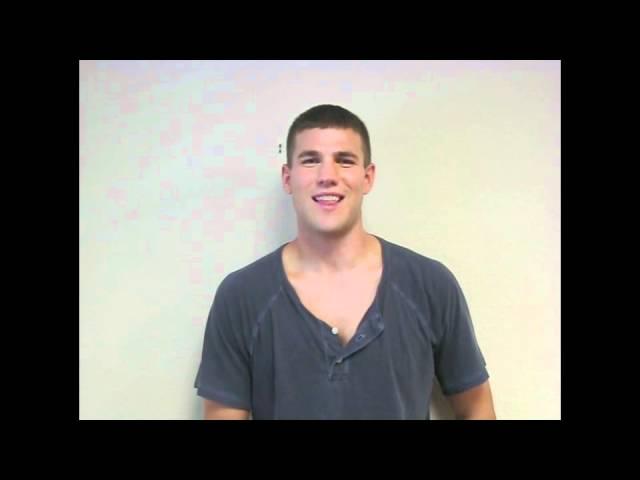 DOLPHIN TALE'S AUSTIN STOWELL: What He Looks For In A Girl!