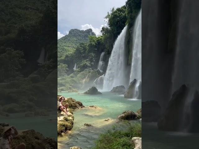 The Ban Gioc-Detian Falls is in between Vietnam & China!