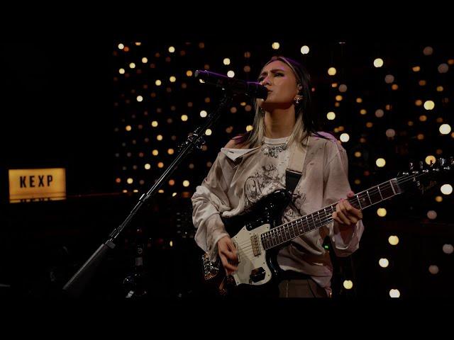 NIKI - Full Performance (Live on KEXP)