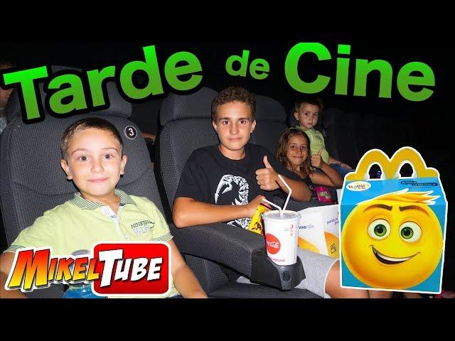 Tarde de Cine y McDonalds de Emoji en el Centro Comercial