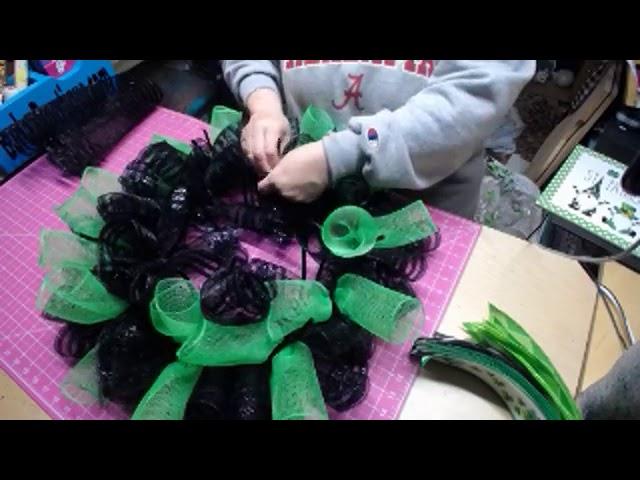 How to make a St. Patrick's Day Gnome Wreath SP002