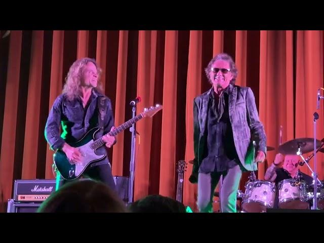 Starship feat. Mickey Thomas performing “Jane” live at the Orinda Theatre on May 9, 2025.