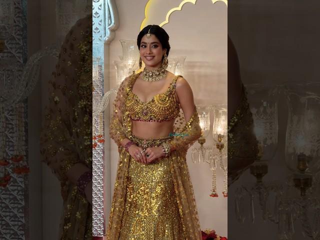 శ్రీదేవి కూతురు ️ Janhvi Kapoor  Gorgeous Looks  Visuals @ Anant Ambani - Radhika Merchant Wedding