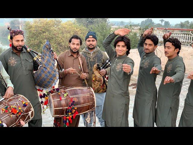 Saraiki culture Jhumar Dance in dhol been