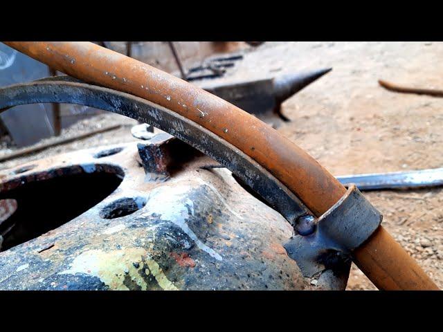 Hand ideas for bending an iron pipe