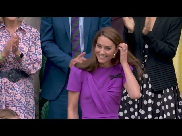 Kate Middleton greeted by standing ovation at Centre Court | Wimbledon on ESPN