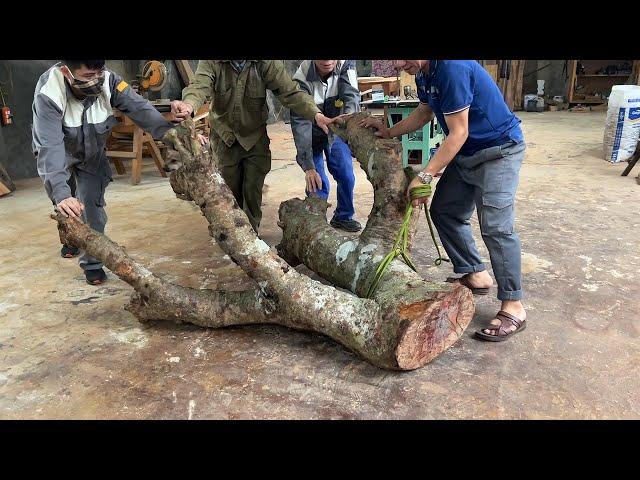 Make a Table From a Tree Trunk // Amazing Woodworking Project - Robert Madison