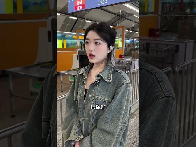 超暖心#地铁上一幕#小哥#剧情#热门短视频#正能量#funny