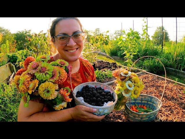 Quiet Garden Morning (Before a Heat Wave) | Farm Life VLOG