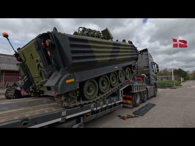 M113 APC on Transport