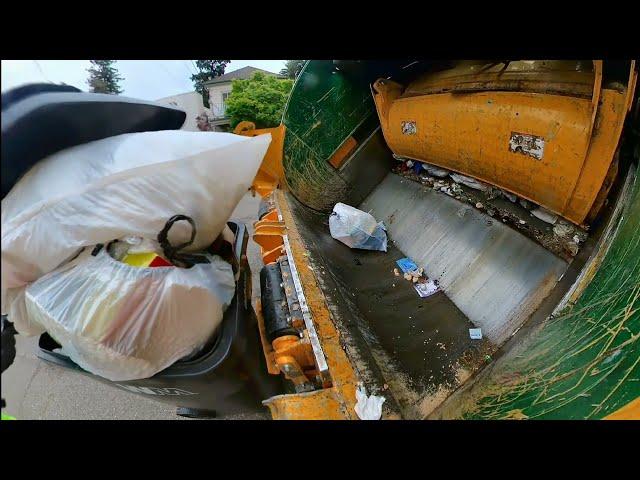 Waste Management Autocar ACX Mcneilus rear end loader garbage truck packing garbage