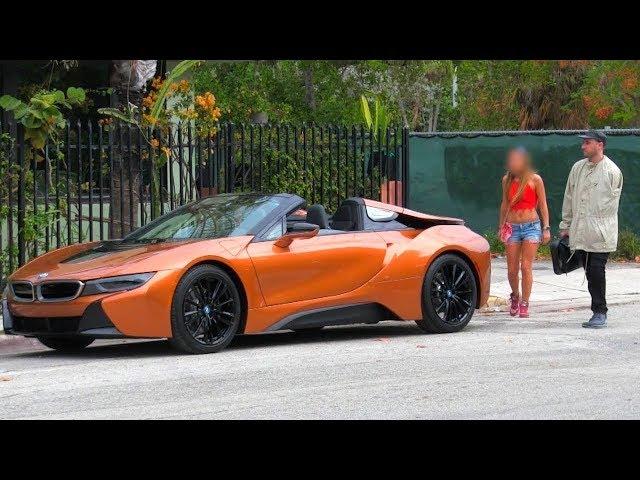 ДЕВУШКА ПОВЕЛАСЬ НА ОДНОРУКОГО ИНВАЛИДА НА BMW i8